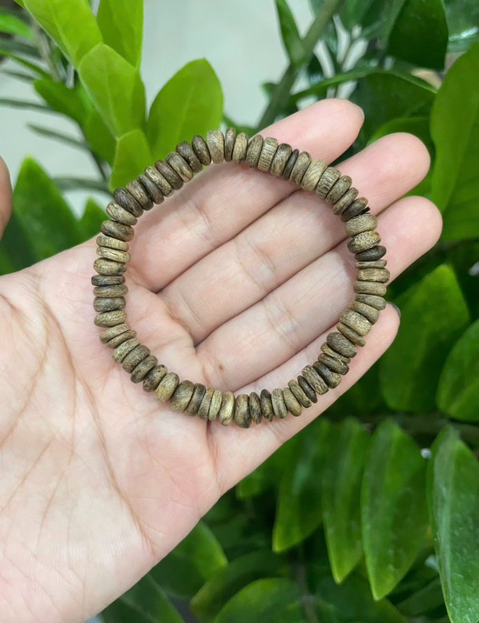 Vòng Tay Trầm Hương Sau 3 Năm Sử Dụng 1